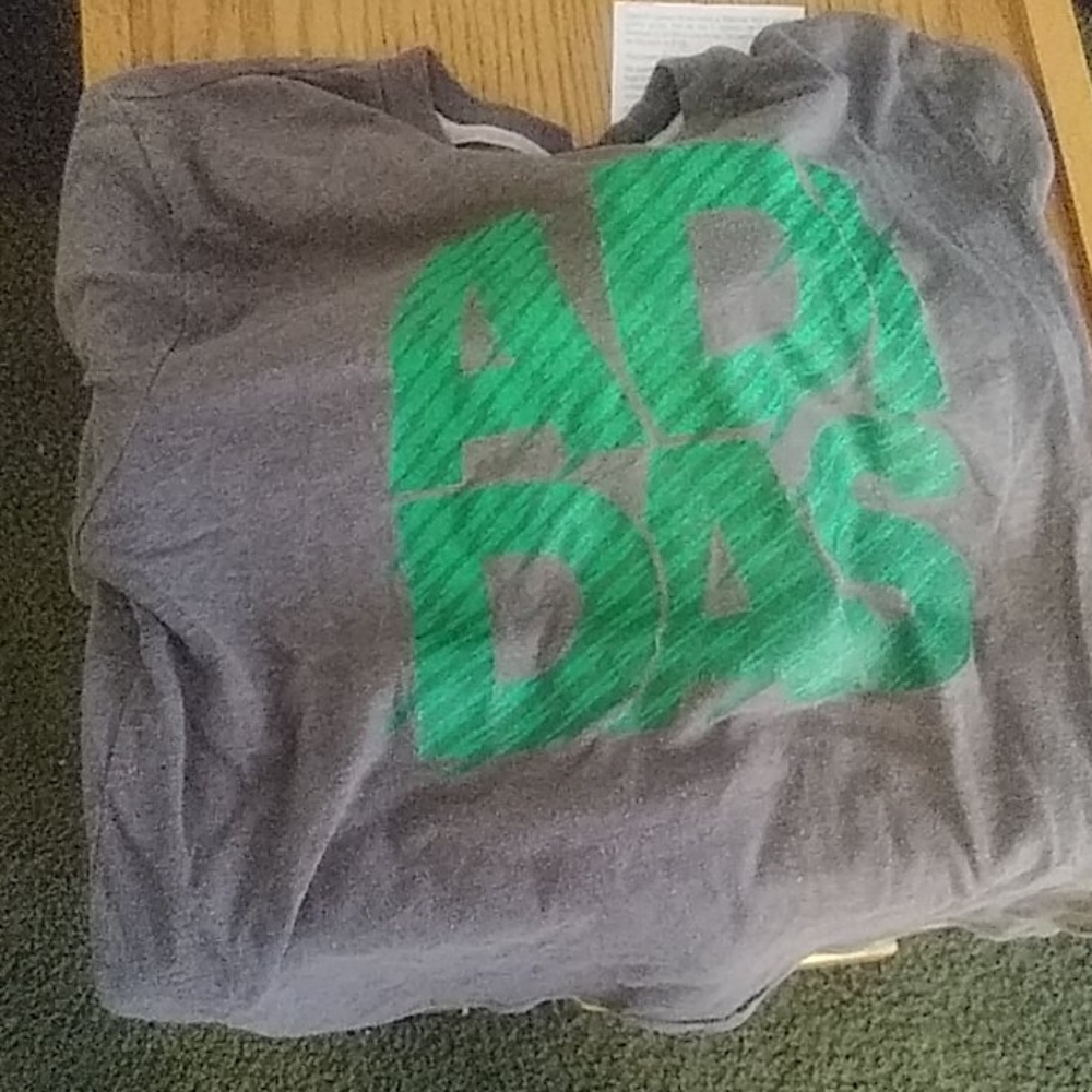 Adidas Tshirt
